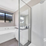 21 Kenora Way, MICKLEHAM, VIC 3064 AUS