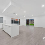 25 Huntingfield Street, THORNHILL PARK, VIC 3335 AUS