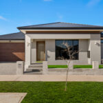 18 Ravenscraig Drive, STRATHTULLOH, VIC 3338 AUS